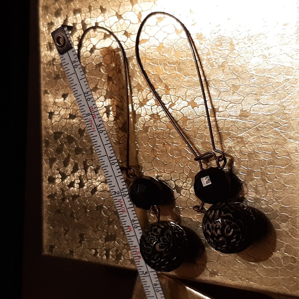 Vintage Drop Black Beaded Earrings - Picture 6 of 8